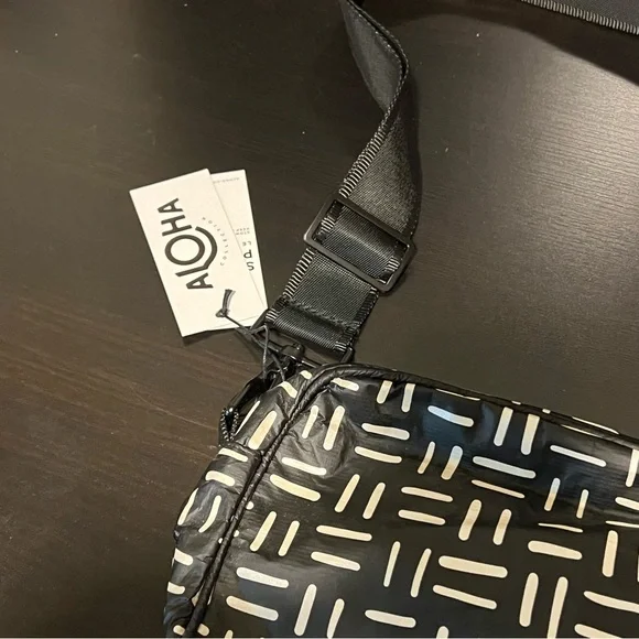 Aloha Collection Le Tour Bag - Picture 10 of 12